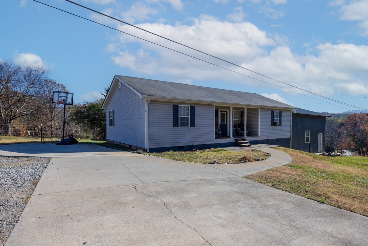 196 Akins Rd